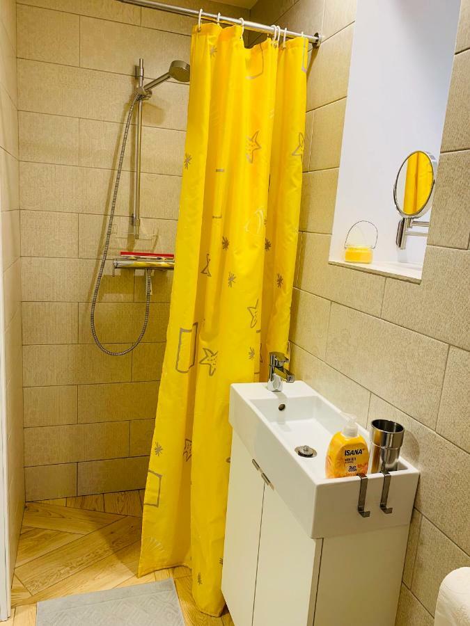 Excelent Apartment With Garden And Free Parking 里加 外观 照片